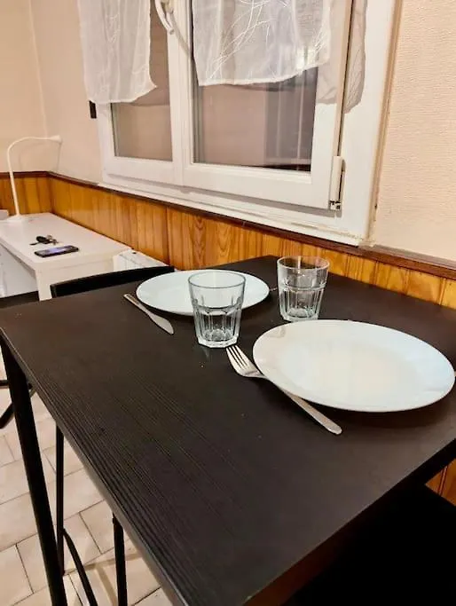 Studio - Hyper Centre Avec Parking & Wifi Gratuit Grenoble Apartment